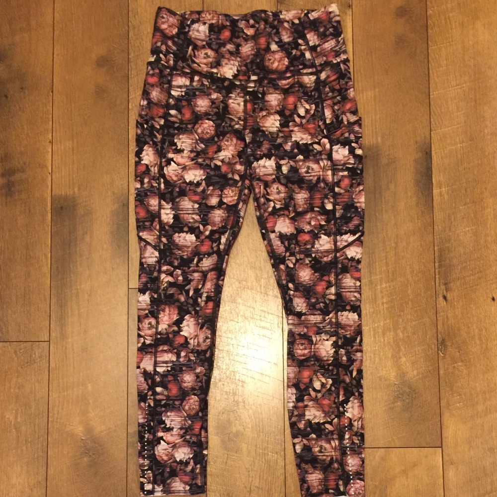 Lululemon Fast and Free in floral print size 8
